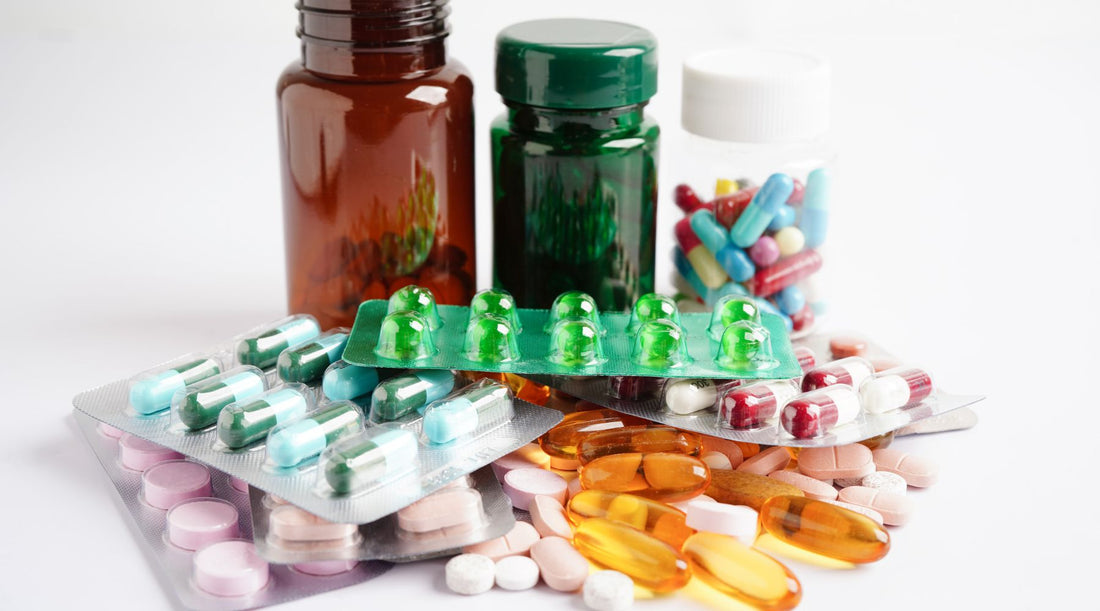 Médicaments comprenant des benzodiazépines, des opiacés et des stimulants susceptibles d’être détournés
