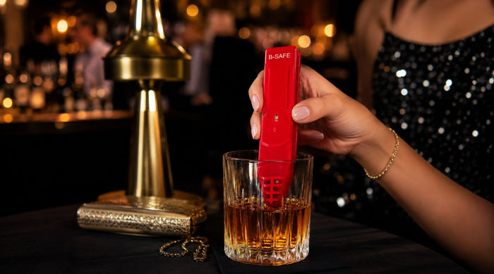 B-SAFE, détecteur électronique connecté de substances dans les boissons contre la soumission chimique